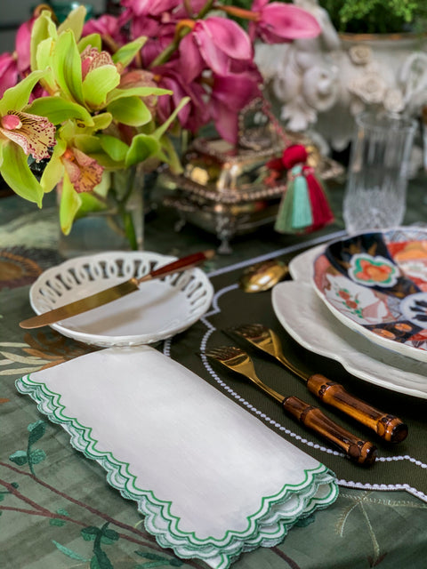 Scalloped Edge Napkins | Dinner Table Napkins | DLIFESTYLEUK