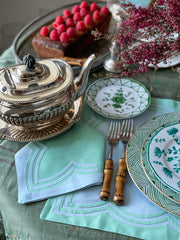 Windsor Limited Edition Appliqué Placemats & Dinner Napkins (8 sets/16 pieces)