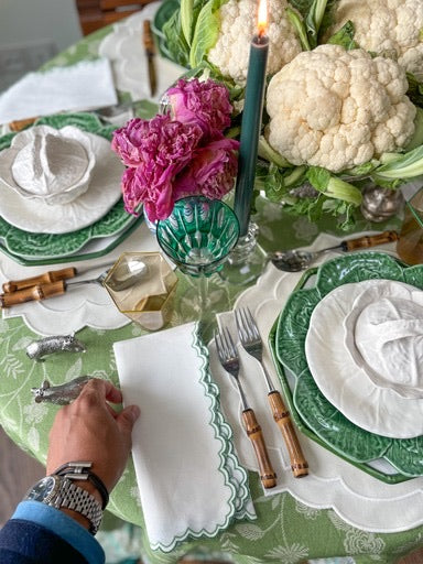 Scalloped Edge Napkins | Dinner Table Napkins | DLIFESTYLEUK