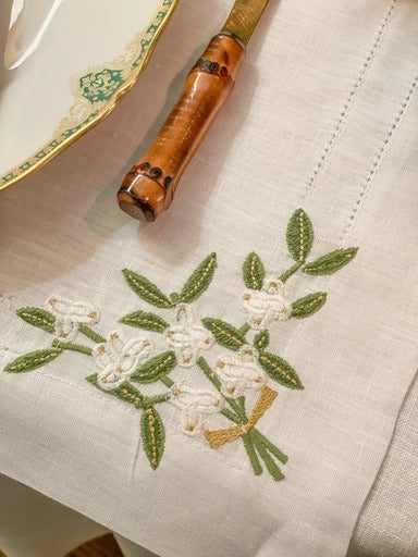 Mistletoe Placemats & Dinner Napkins (8 sets/16 pieces)