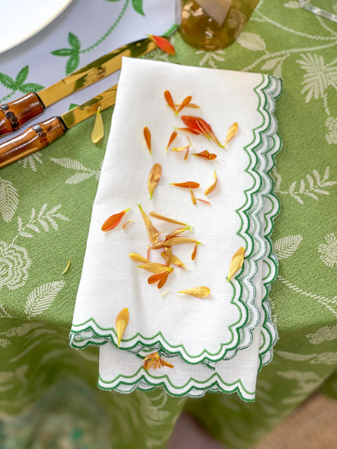 Scalloped Edge Napkins | Dinner Table Napkins | DLIFESTYLEUK